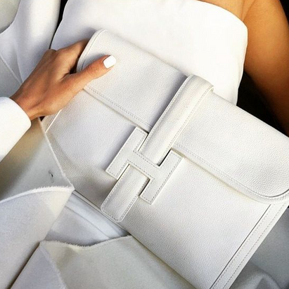 Is your hand bag making you break out?